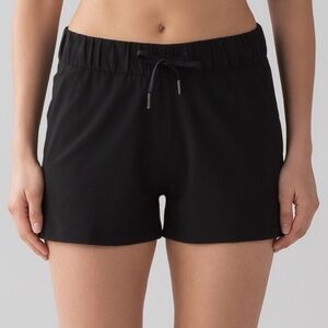 Lululemon On The Fly Short *Woven *2.5"